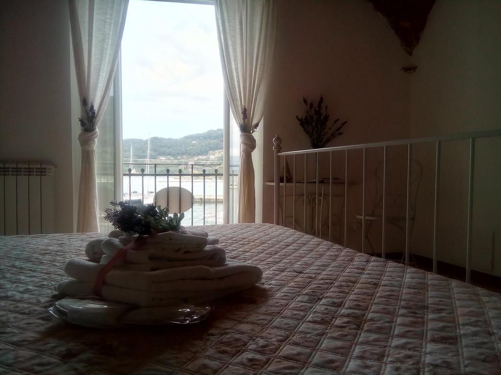 بورتوفينيري La Casetta Sul Mare Guesthouse المظهر الخارجي الصورة